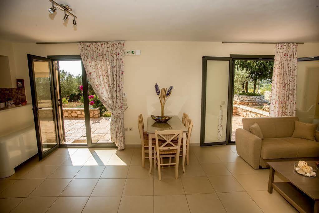 Korallis Villas Livathos  Ngoại thất bức ảnh