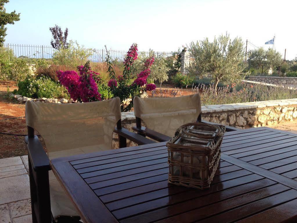Korallis Villas Livathos  Ngoại thất bức ảnh