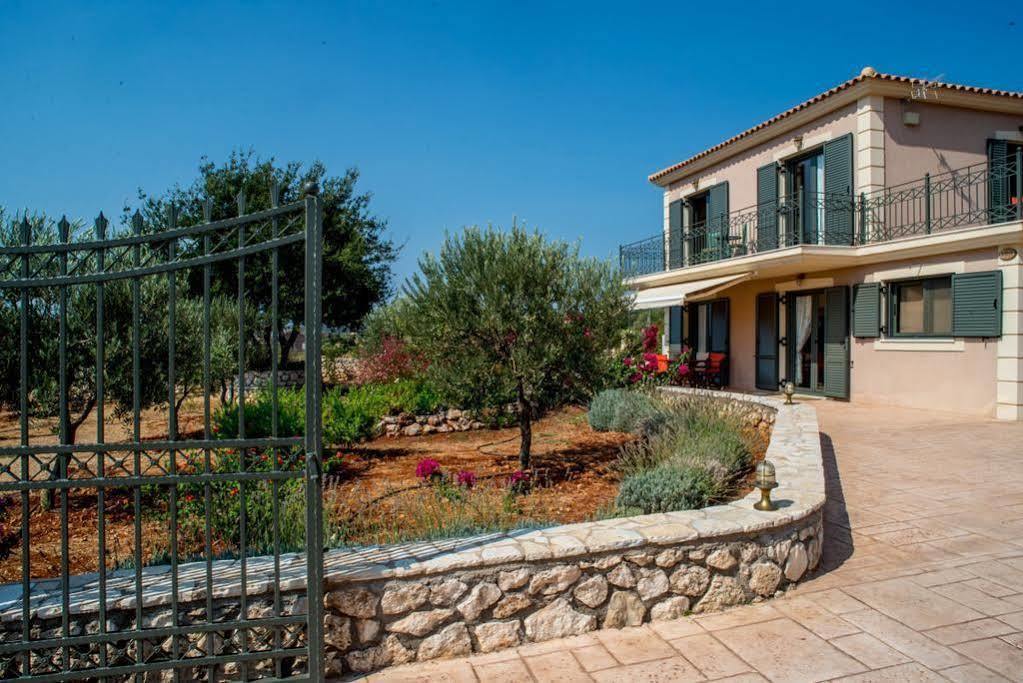 Korallis Villas Livathos  Ngoại thất bức ảnh